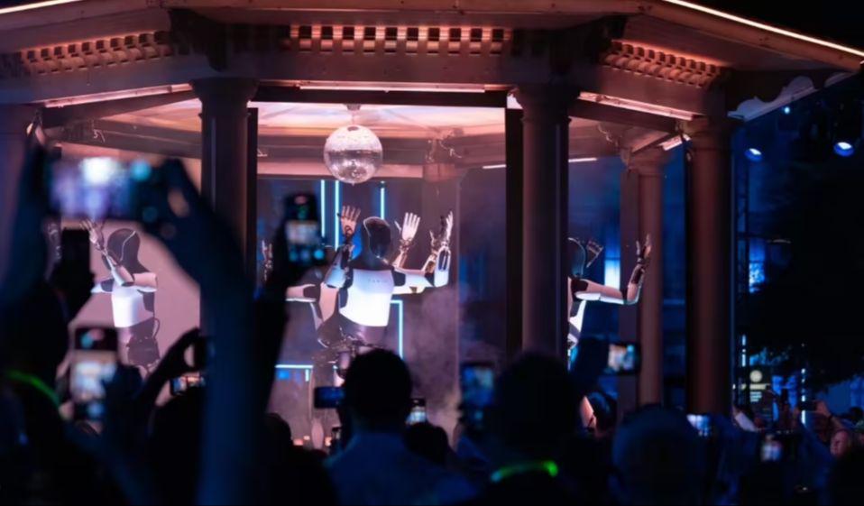 1ddb81e3j00suhfyv001jd000qm00flp 特斯拉招聘 80 个岗位推进 Optimus 项目,今年欲生产 5000 台人形机器人