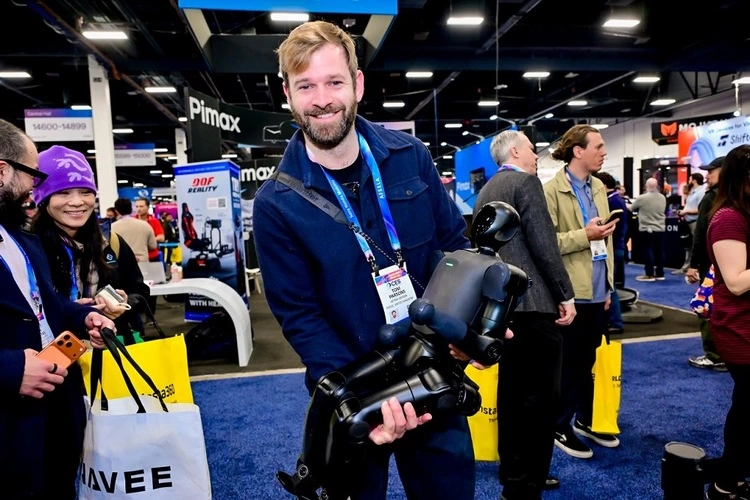 个人机器人时代来临，人形机器人如何走进日常生活(图2)