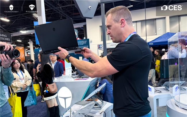 轻薄游戏本新标杆：满血性能与极致便携的完美融合(图9)